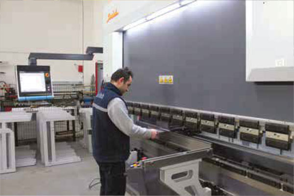 Laboratuvar Tasarım ve Danışmanlığı, Laboratuvar Alt Yapı Uygulamaları, Laboratuvar Mekaniği ve Elektrik İşleri, Laboratuvar inşaa Uygulamaları, Çeker Ocak, Standart Çeker Ocak, Walk In Çeker Ocak, Draft Chamber, Laboratuvar Mobilya Çözümleri, Çalışma Yüzeyleri, Laboratuvar Çalışma Yüzeyleri, Laboratuvar Tezgah Raf Sistemleri, Laboratuvar Askılı Dolap Sistemi, Bazalı Dolap Sistemi, Tekerlekli Dolap Sistemi, Hassas Terazi Masası, Kimyasal Dolapları,  Laboratuvar Malzeme Dolapları, Asit Baz Dolabı, Laboratuvar Güvenlik Dolabı, Laboratuvar Tüp Dolabı, Evye ve Su Muslukları, Evye, Su Muslukları, Acil Göz ve Boy Duşları, Lokal Emiş Kolu, Laboratuvar ekipmanları, Laboratuvar projeleri, arge Laboratuvar projeleri, Laboratuvar projelendirme, Laboratuvar danışmanlık, Laboratuvar sistem kurulumları